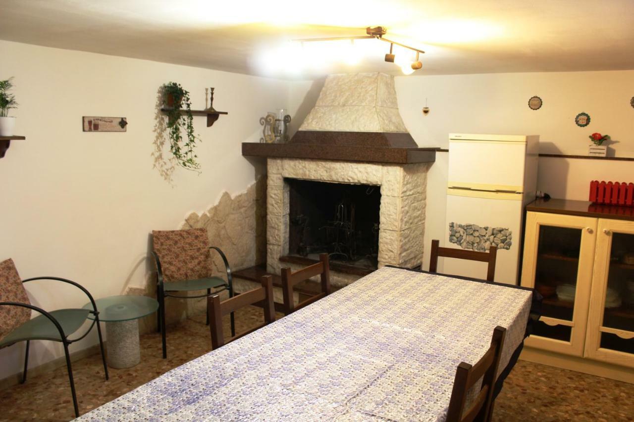 Tavernetta Jolie Apartment เปสการา ภายนอก รูปภาพ