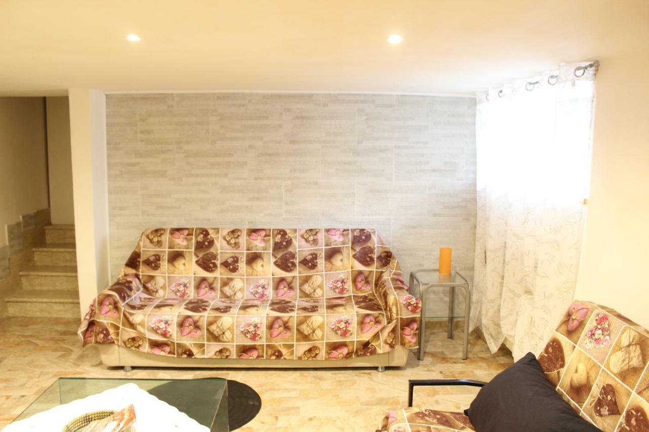 Tavernetta Jolie Apartment เปสการา ภายนอก รูปภาพ