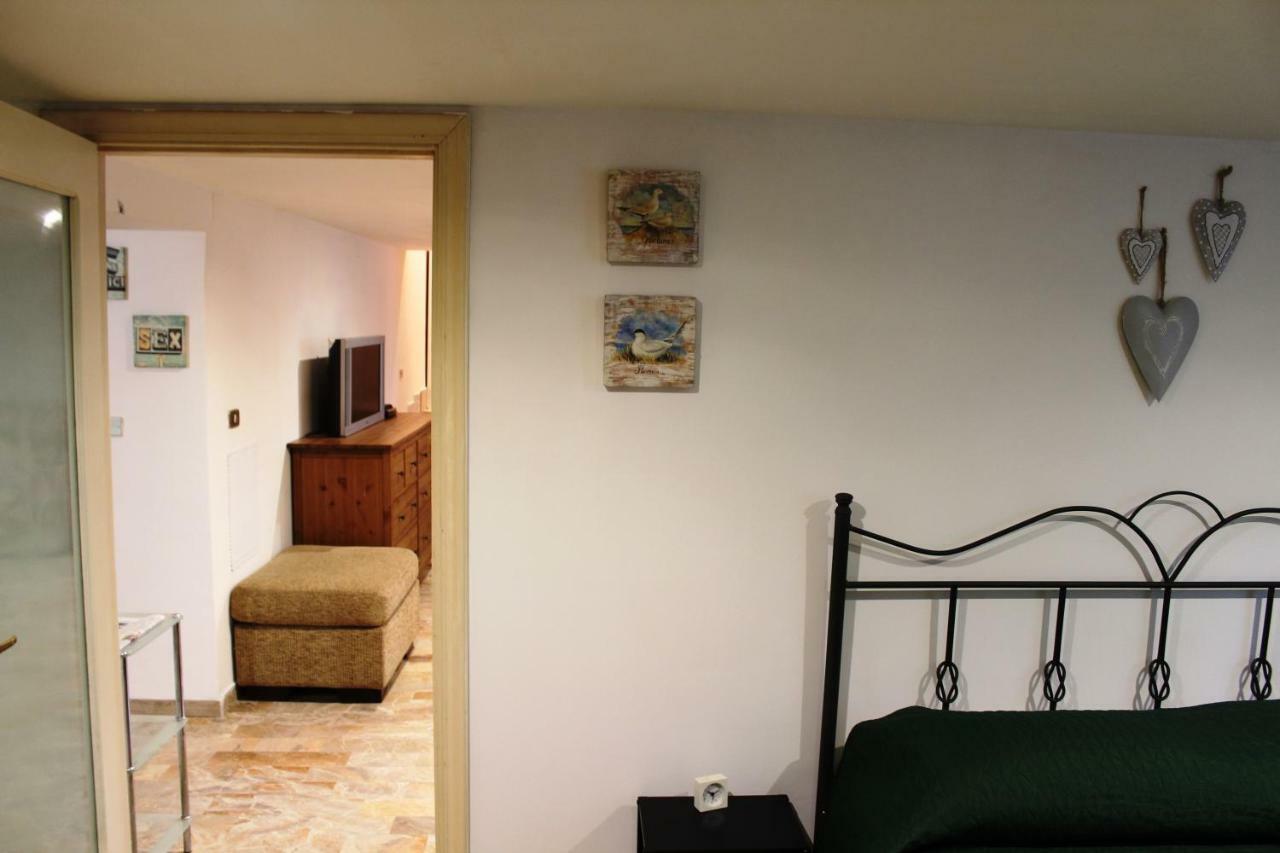 Tavernetta Jolie Apartment เปสการา ภายนอก รูปภาพ